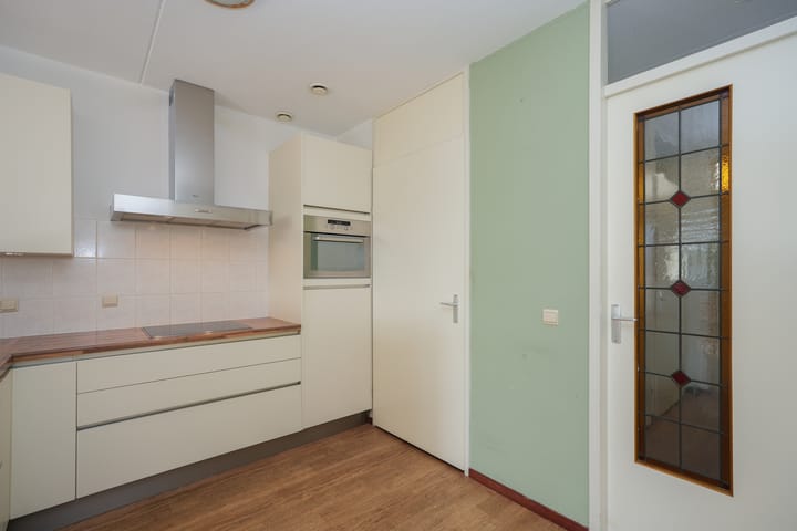 Photo 17 of Deken Hensburchstraat 64