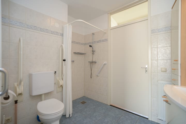 Photo 21 of Deken Hensburchstraat 64