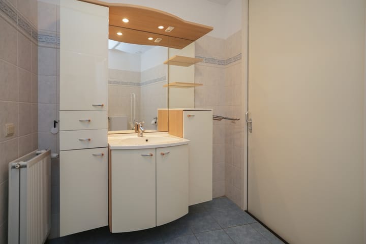 Photo 22 of Deken Hensburchstraat 64