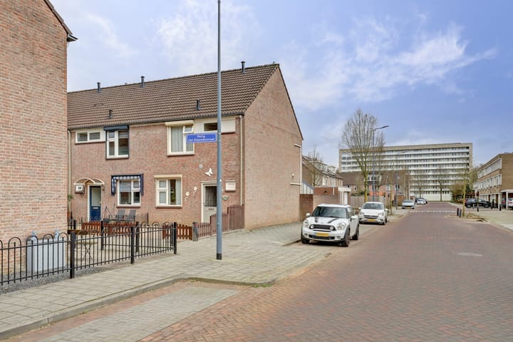 Foto 33 van Philip van Almondestraat 14