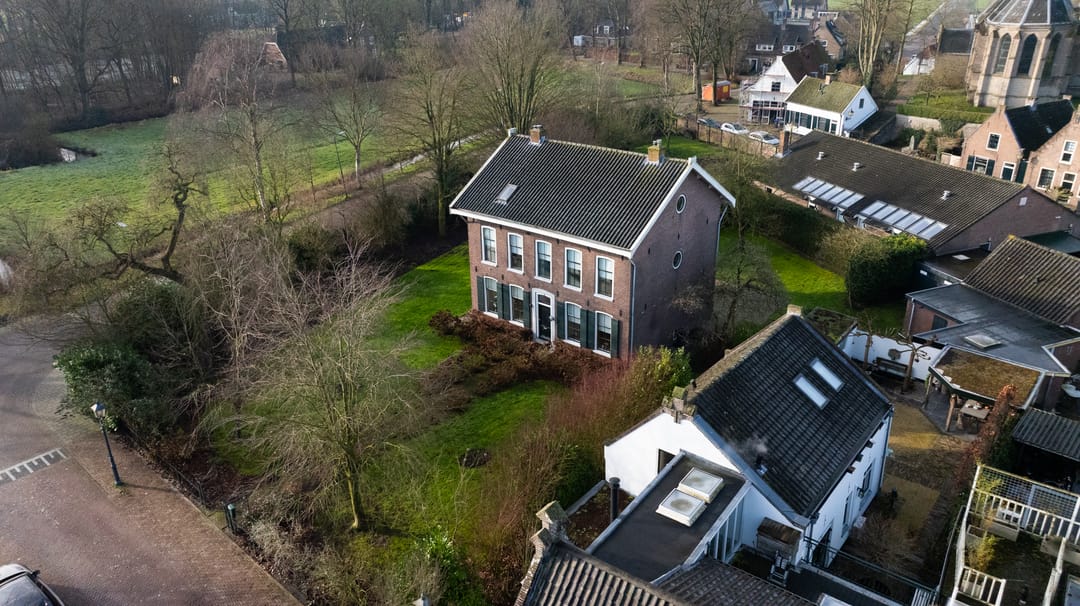 Photo 28 of Voorstraat 1