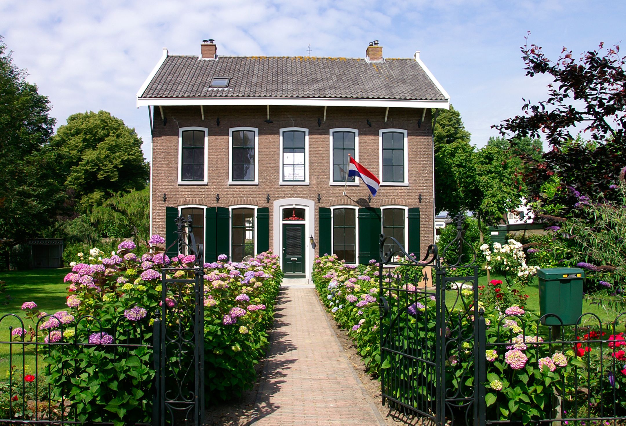 Photo 30 of Voorstraat 1