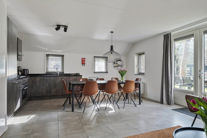 Foto 15 van Vijverlaan 1-PB42