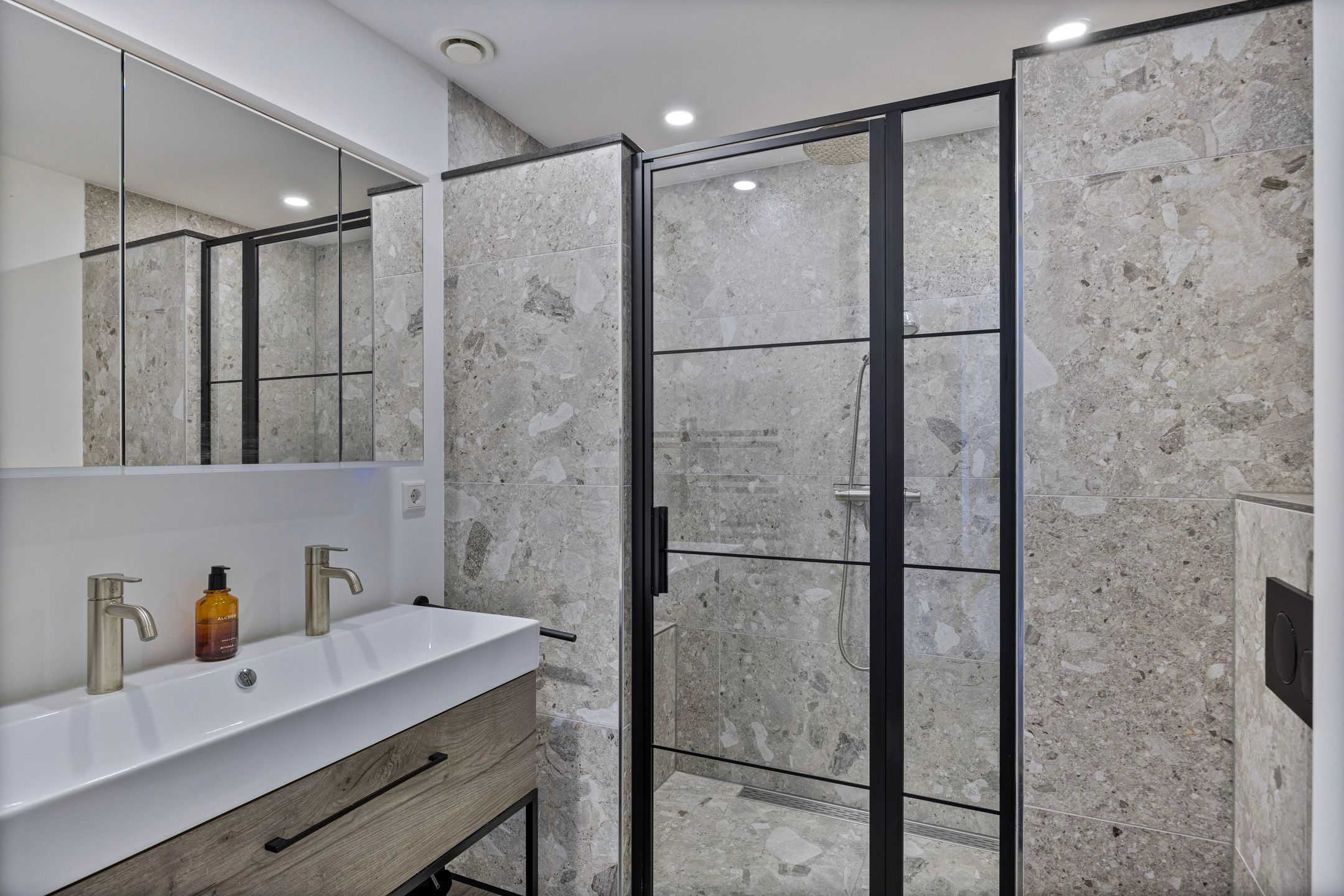 Foto 24 van Burgemeester Knappertlaan 4-A