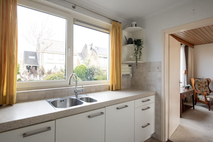 Foto 12 van Van Rouwenoortstraat 7