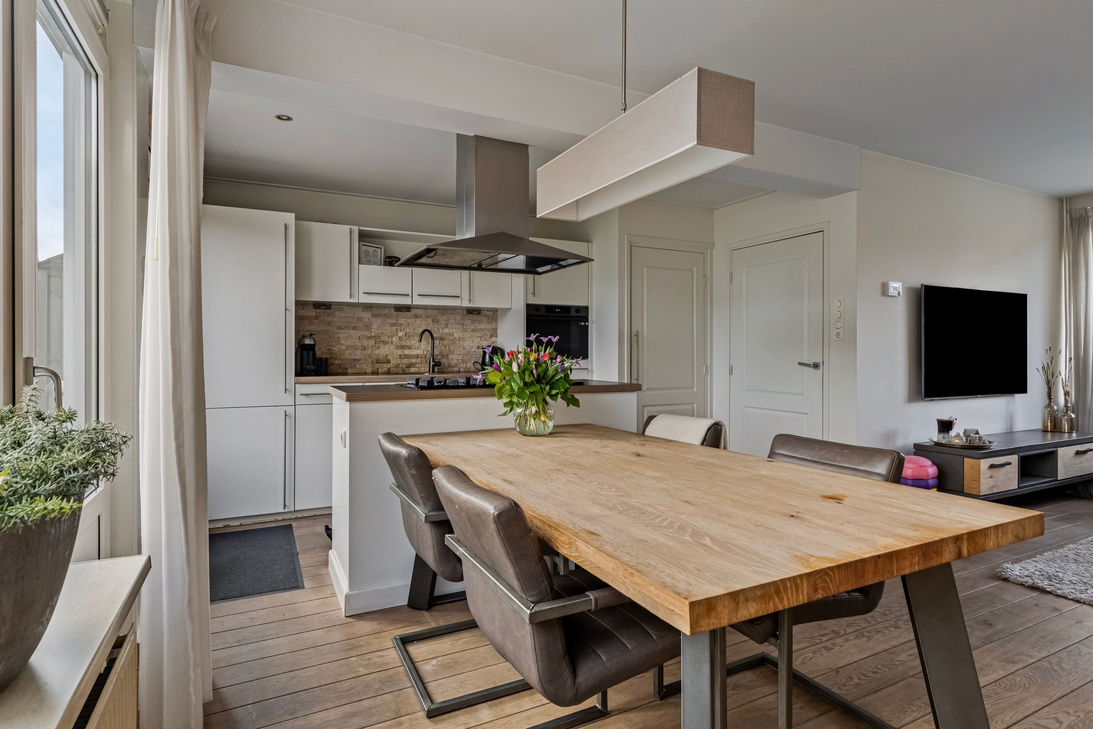 Photo 15 of Jan Vermeerstraat 13