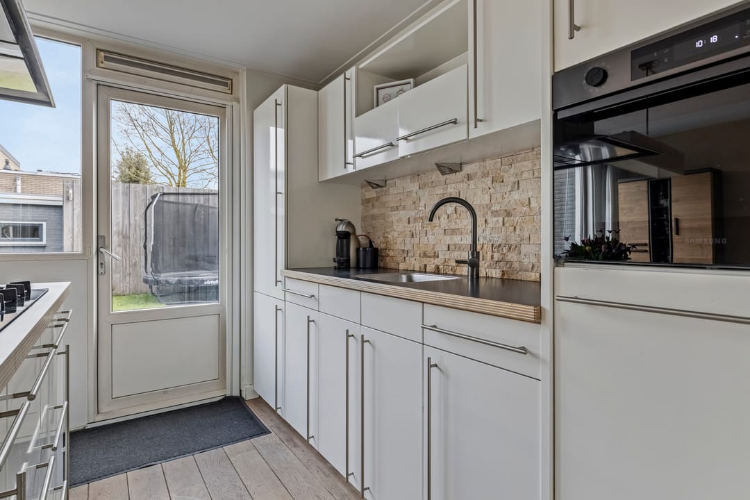 Photo 16 of Jan Vermeerstraat 13