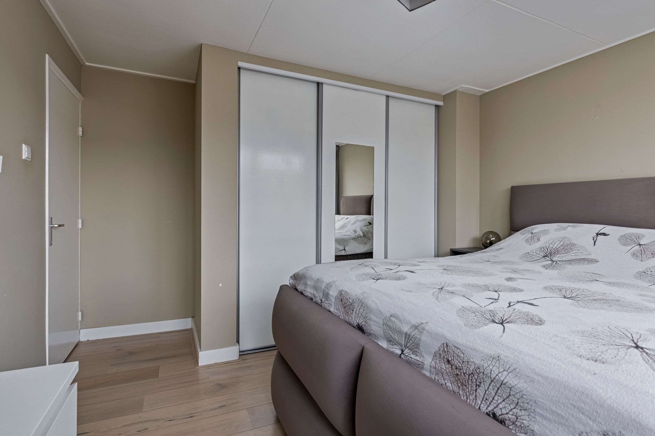 Photo 24 of Jan Vermeerstraat 13