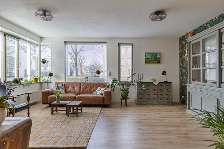 Foto 10 van Einthovenlaan 46