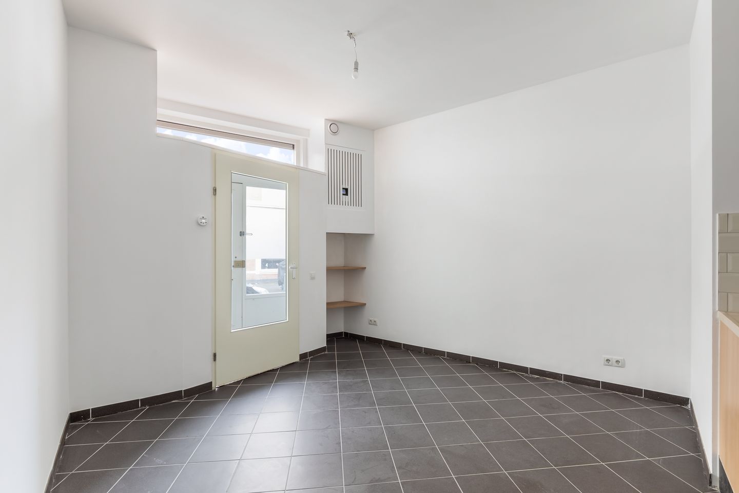 Photo 10 of Van Swindenstraat 4