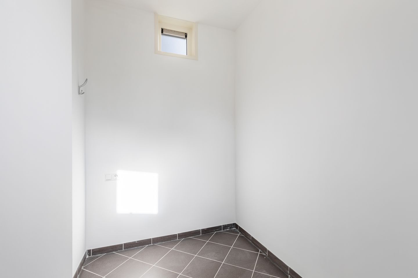 Photo 14 of Van Swindenstraat 4