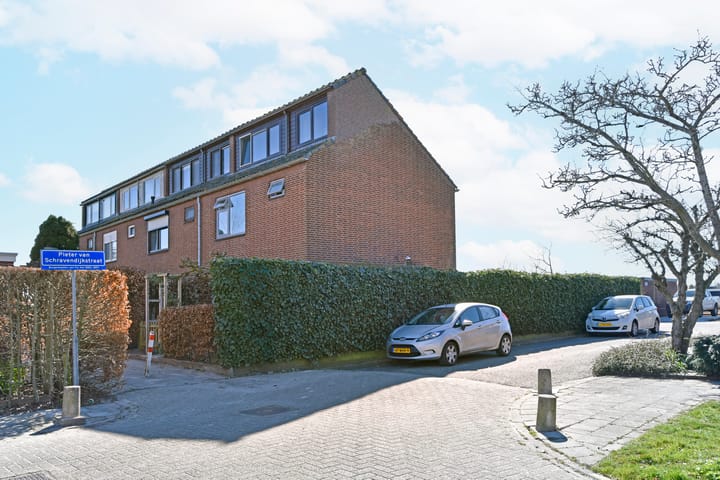 Photo 1 of P. van Schravendijkstraat 33