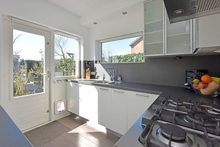 Photo 10 of P. van Schravendijkstraat 33