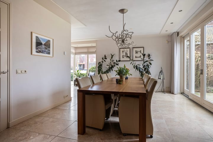 Foto 9 van Laan van Nieuw-Guinea 19