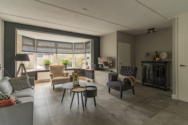 Foto 2 van Plecht 12