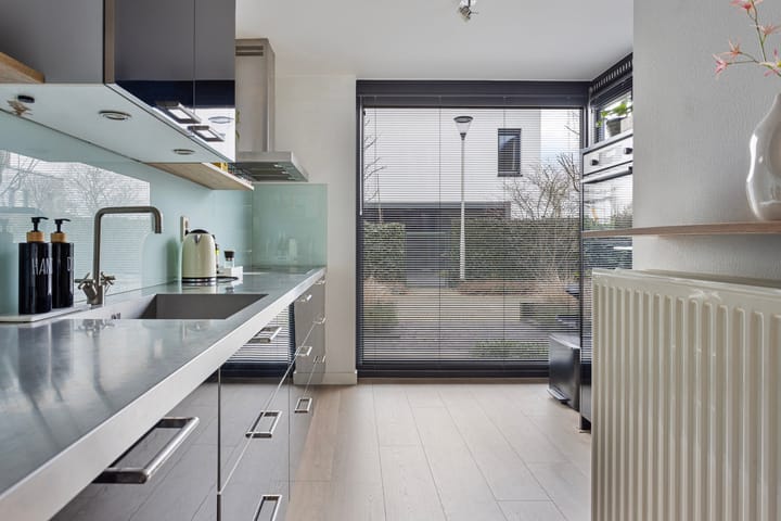 Photo 3 of Waardenburgstraat 85