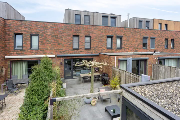 Photo 5 of Waardenburgstraat 85