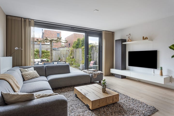 Photo 10 of Waardenburgstraat 85