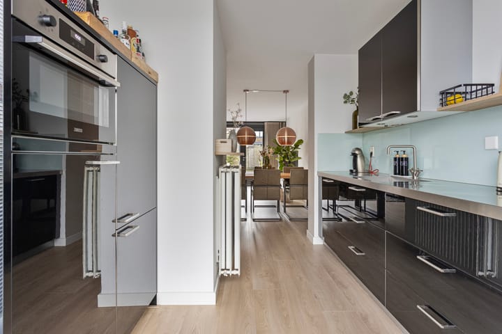 Photo 16 of Waardenburgstraat 85