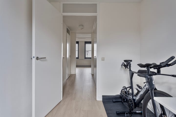 Photo 22 of Waardenburgstraat 85