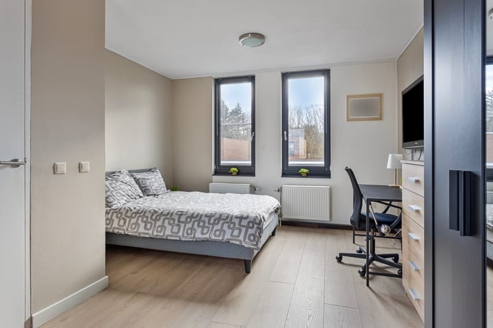 Photo 27 of Waardenburgstraat 85