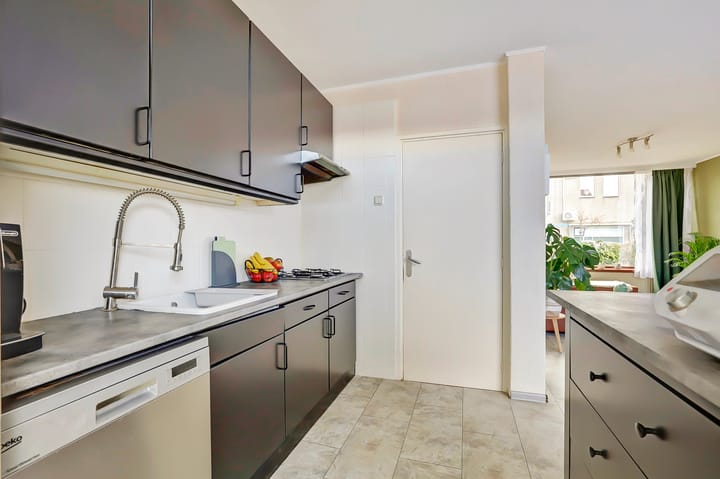 Foto 10 van A.J. van Reststraat 20