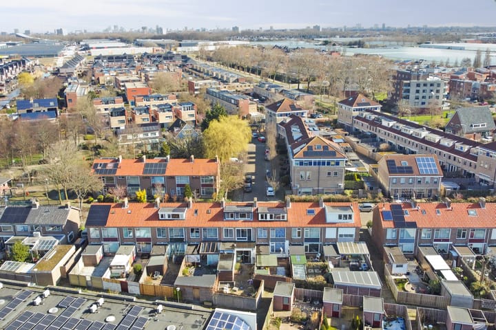 Foto 32 van A.J. van Reststraat 20