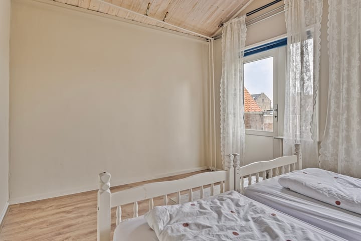 Photo 24 of Voorstraat 54