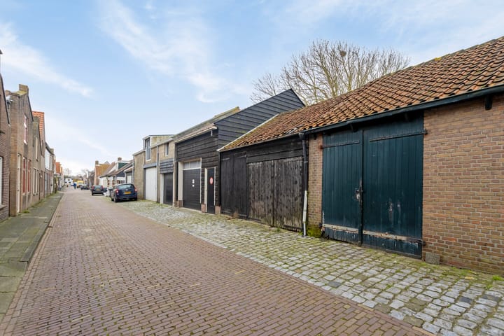 Photo 36 of Voorstraat 54