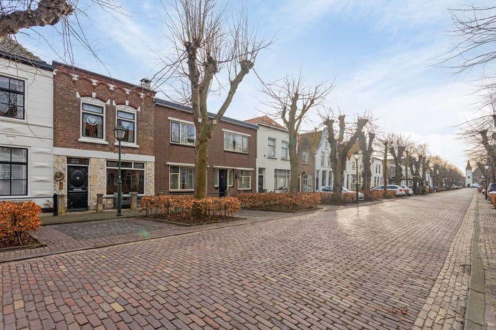 Photo 37 of Voorstraat 54