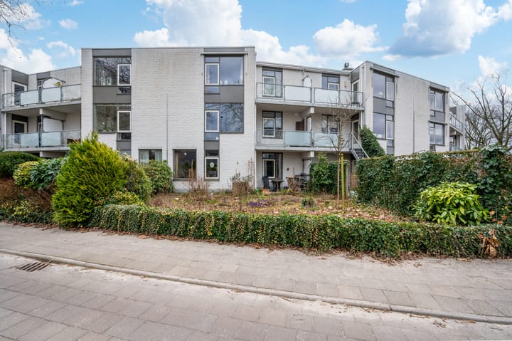 Photo 1 of Van Brerostraat 22