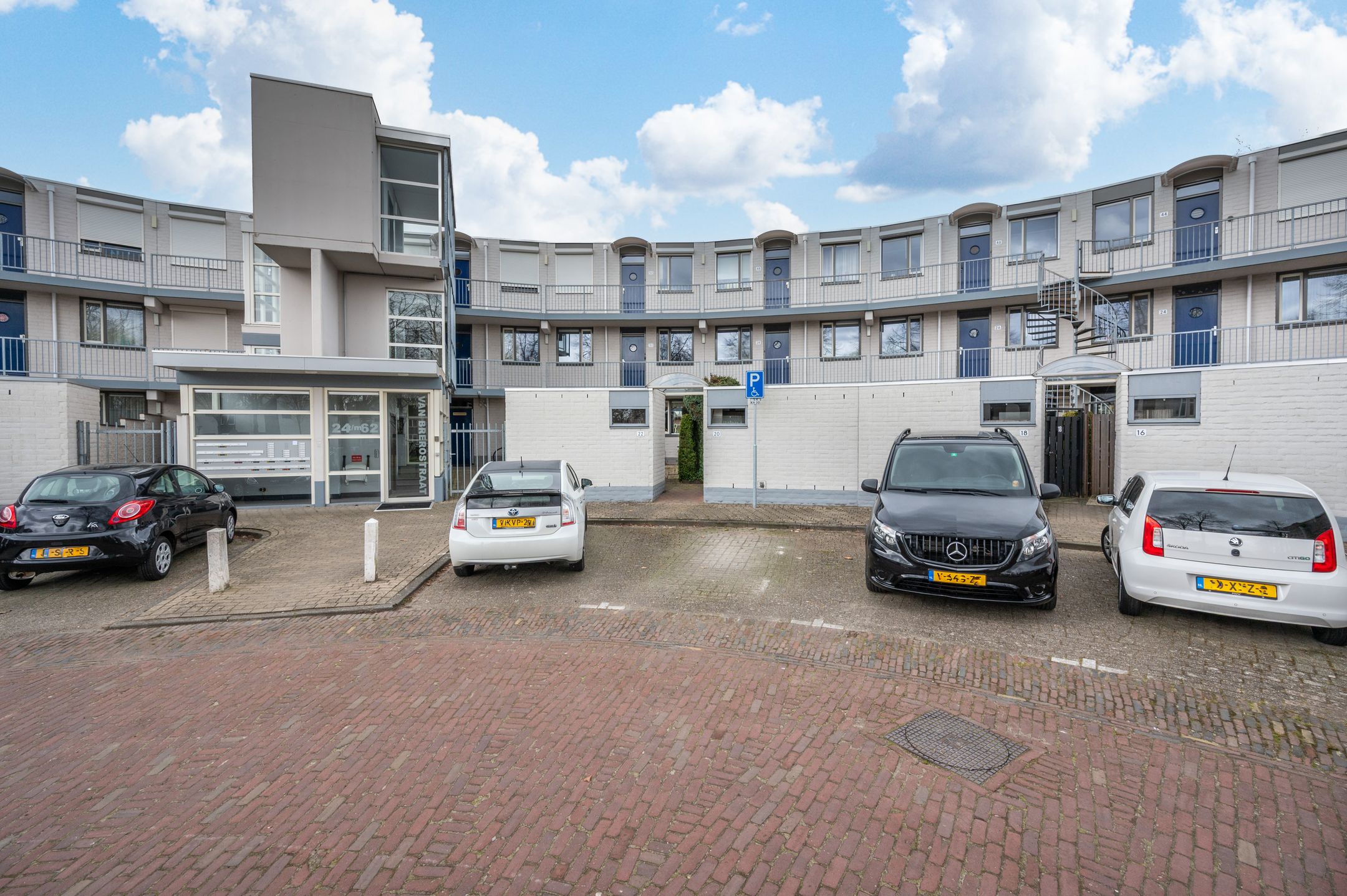 Foto 24 van Van Brerostraat 22