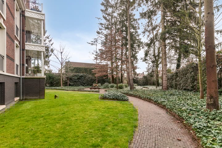 Photo 28 of Pastorietuin 29