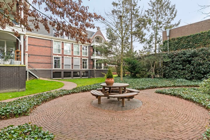 Photo 29 of Pastorietuin 29