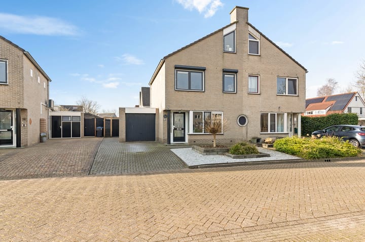 Foto 1 van Helmhout 54