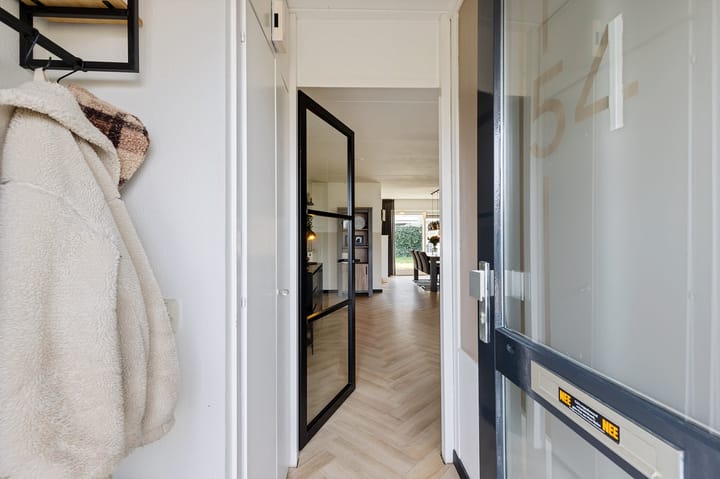 Foto 8 van Helmhout 54