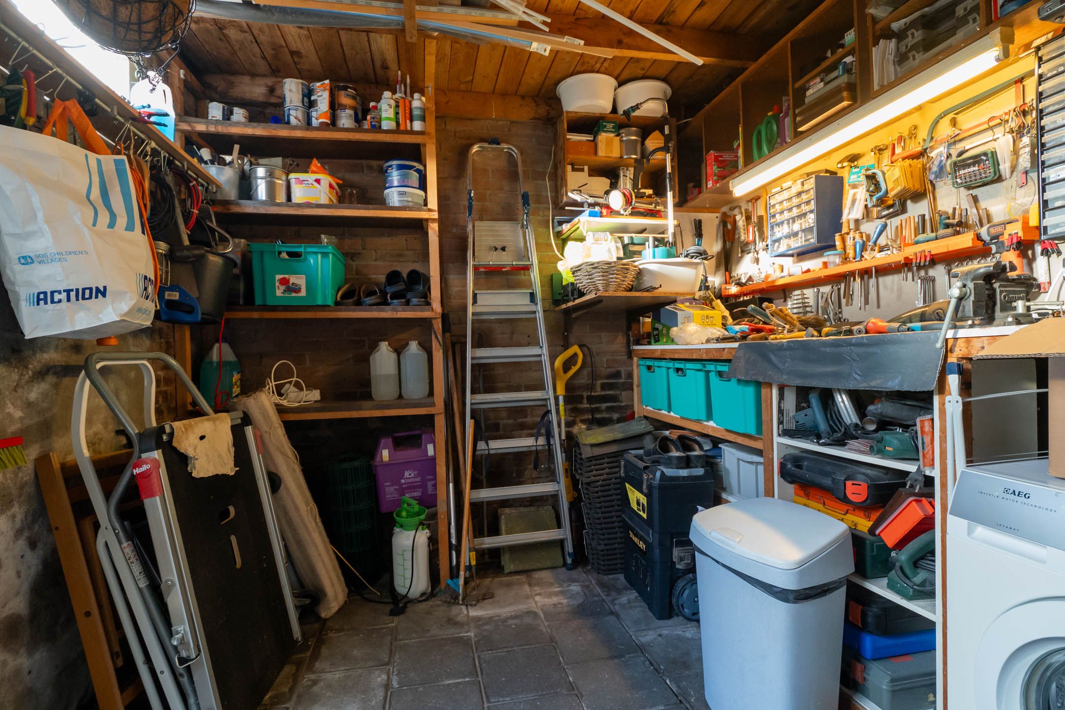 Photo 36 of van den Bosstraat 9