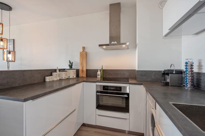 Photo 4 of Willemstraat 108