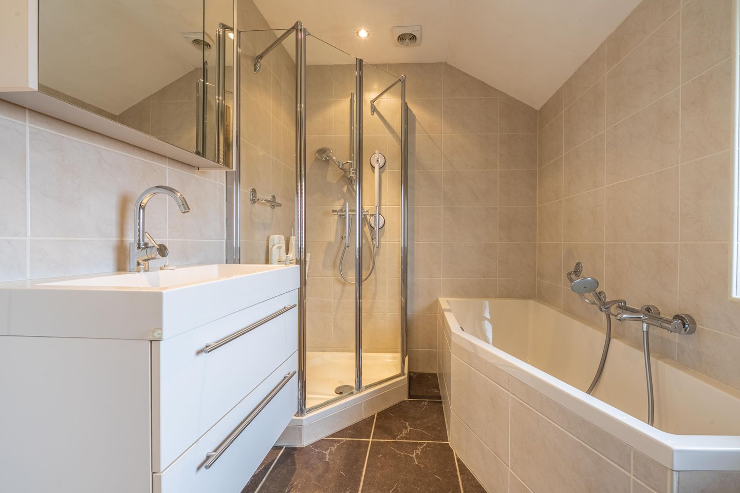 Foto 50 van Sleedoornstraat 1