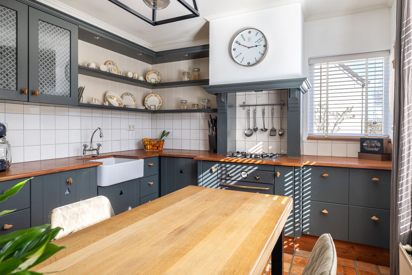 Foto 14 van Meester Bierensweg 27