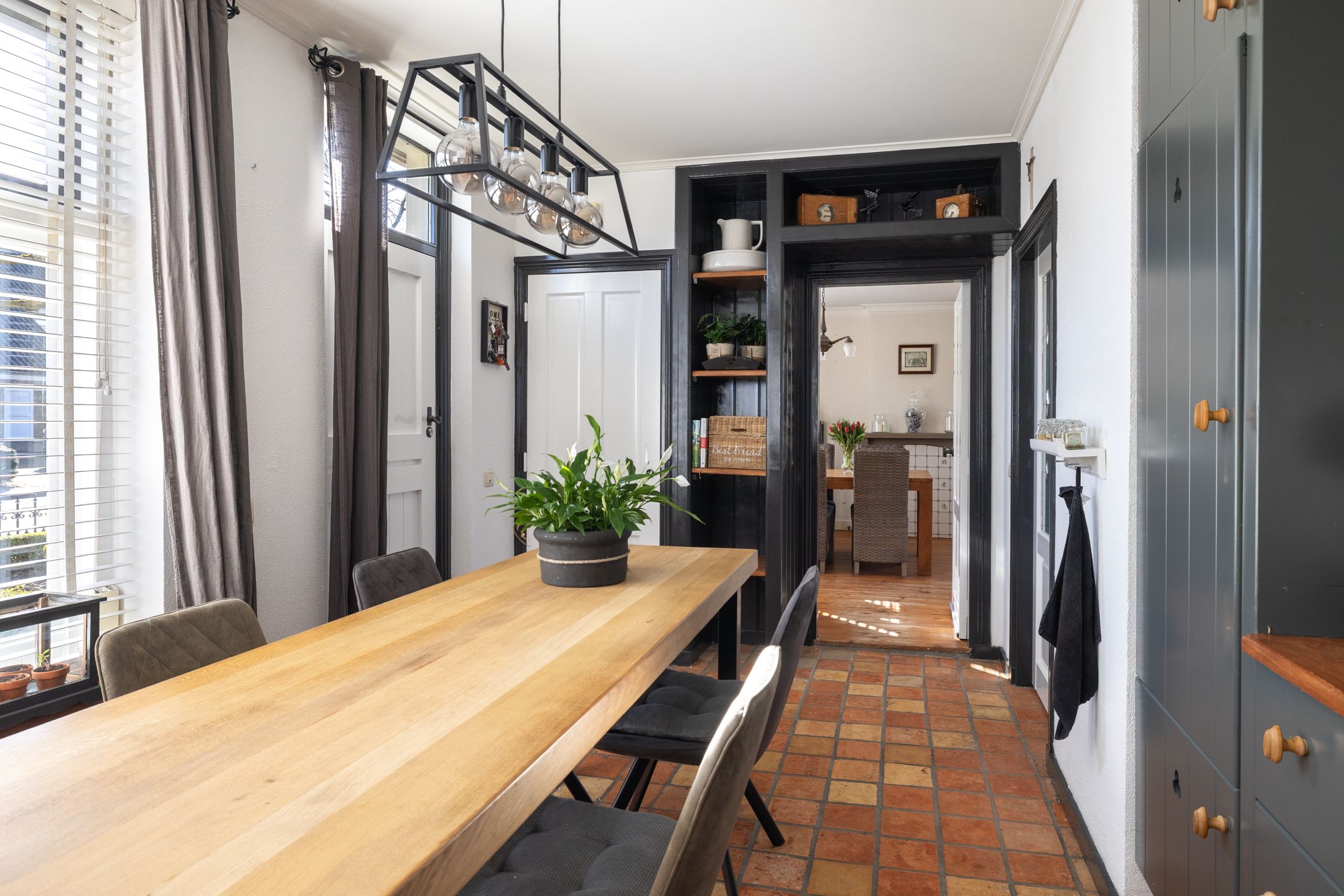 Foto 15 van Meester Bierensweg 27