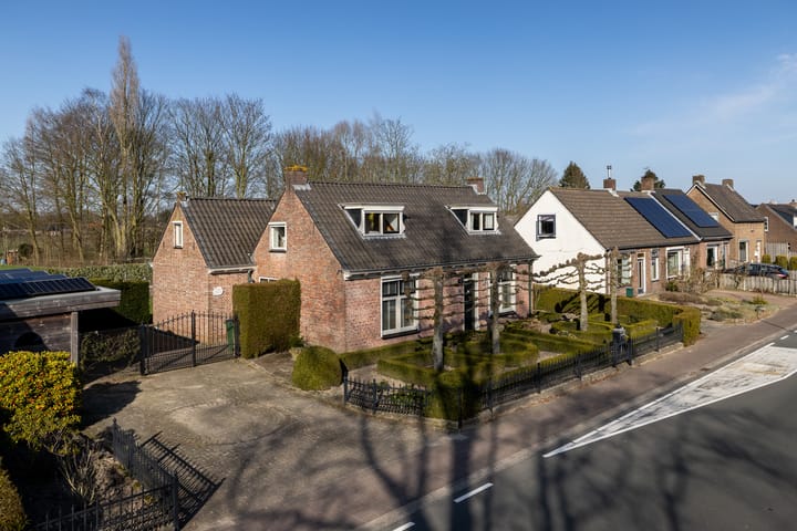 Foto 49 van Meester Bierensweg 27