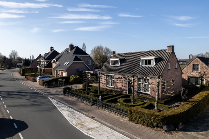 Foto 51 van Meester Bierensweg 27