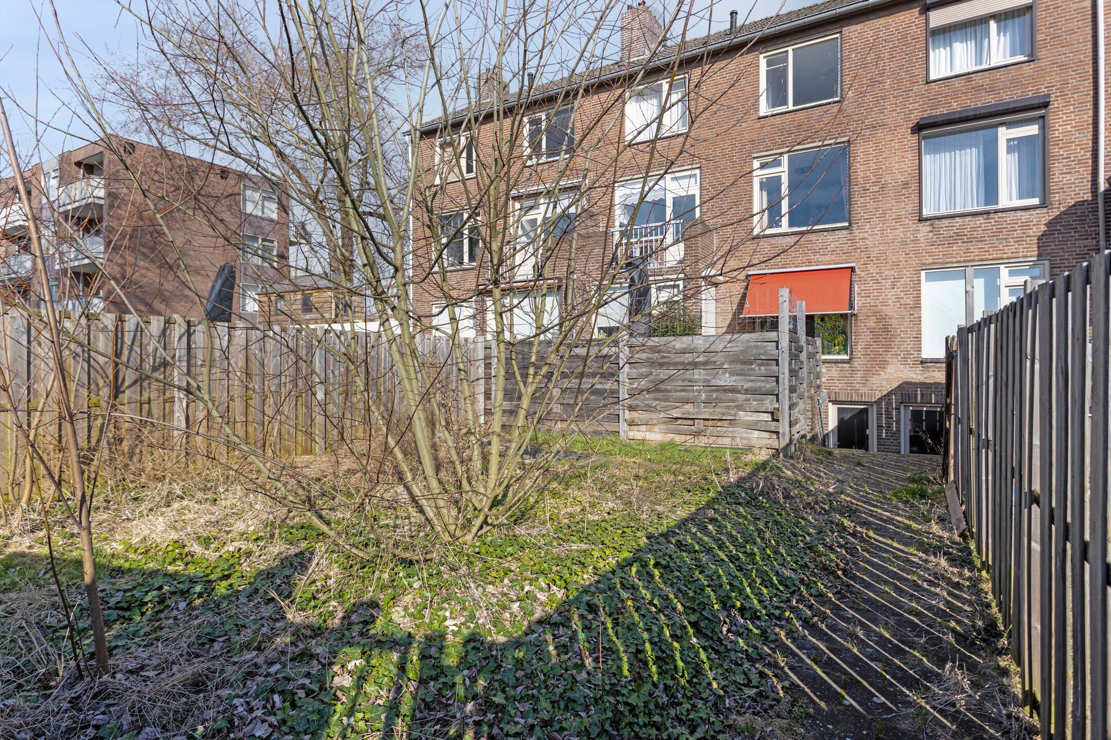 Foto 30 van Peter Huyssenslaan 75