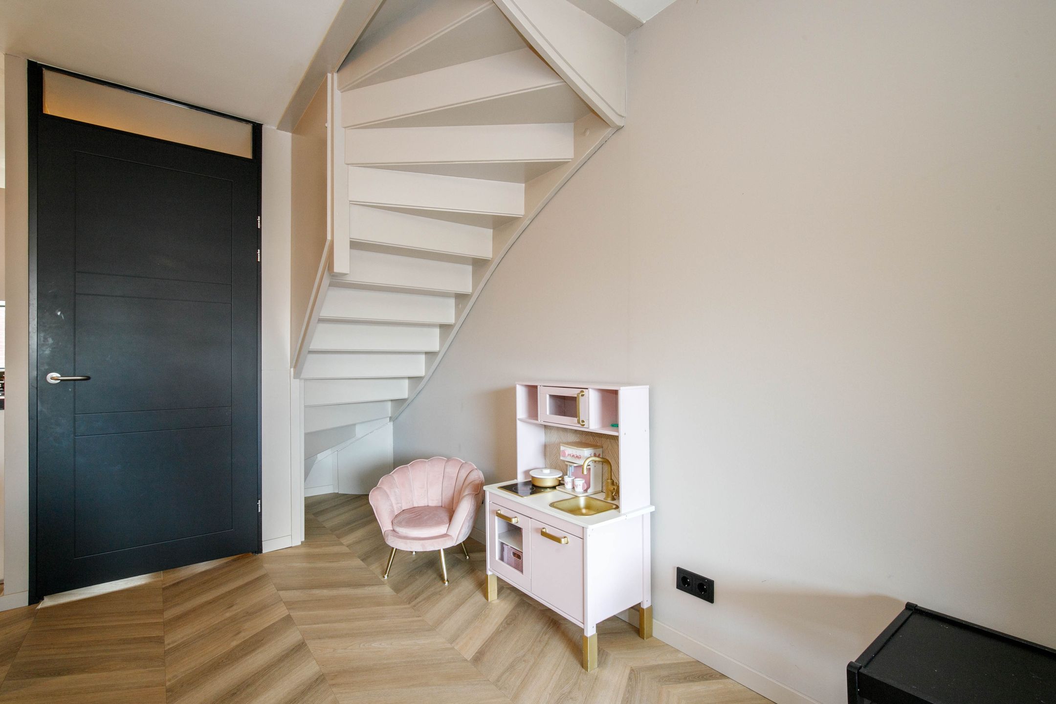 Foto 9 van Kraagroos 47