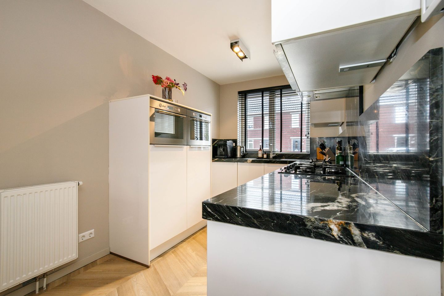 Foto 10 van Kraagroos 47