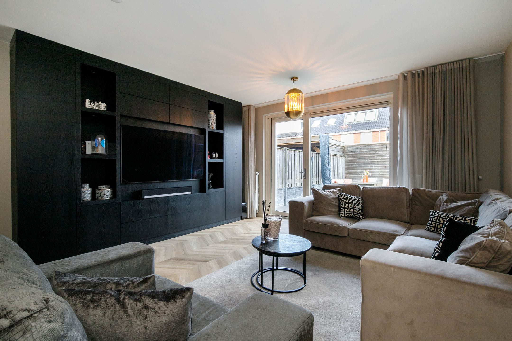 Foto 15 van Kraagroos 47