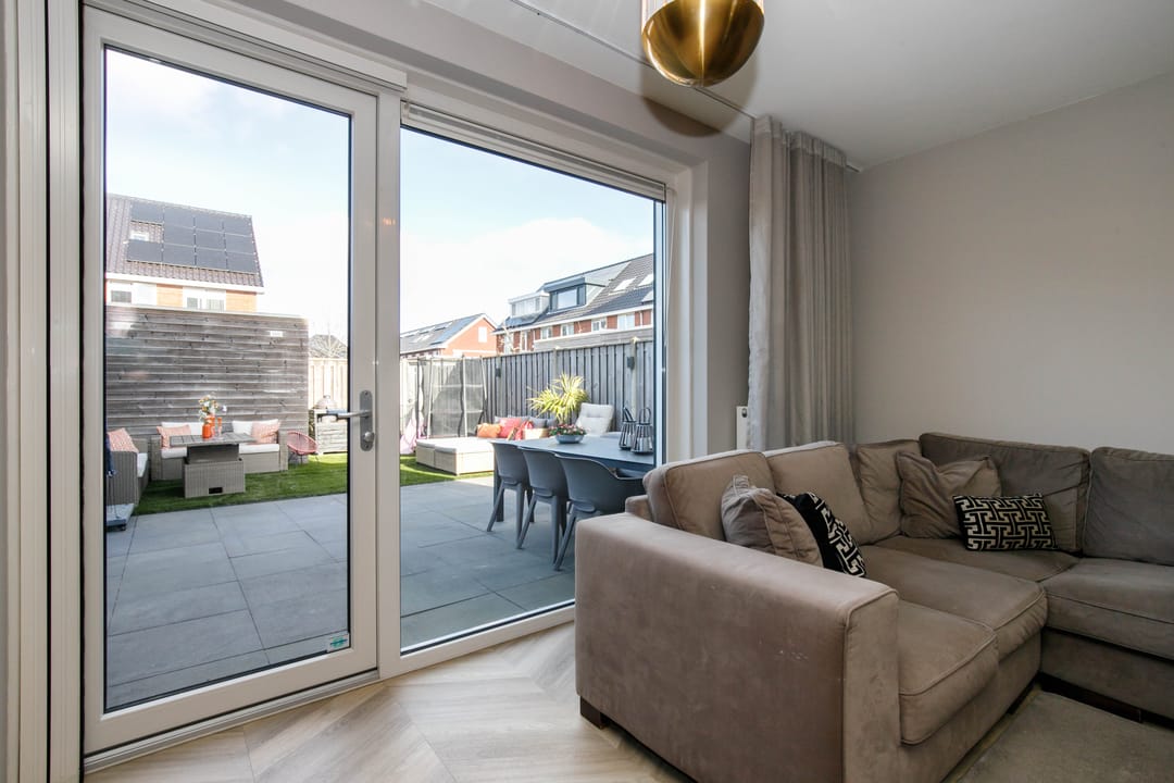 Foto 17 van Kraagroos 47