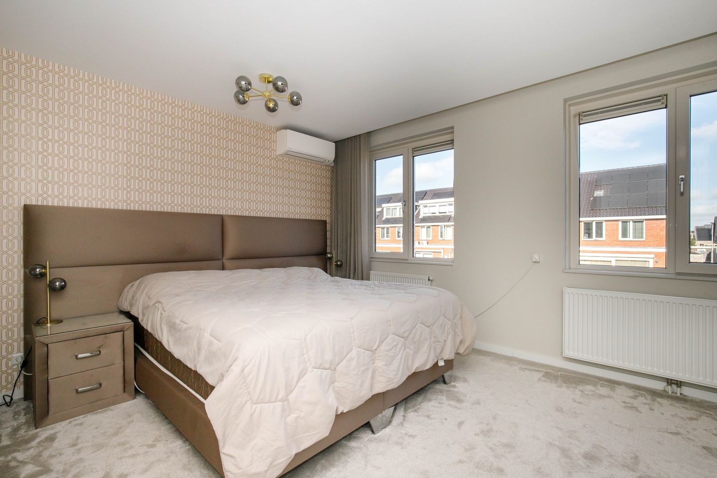 Foto 20 van Kraagroos 47