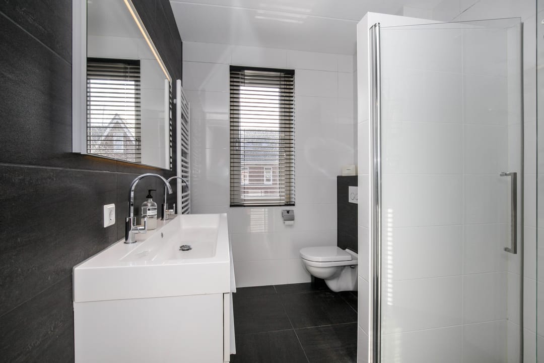 Foto 23 van Kraagroos 47